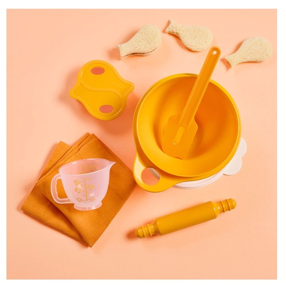 NEW Tupperware Kids Baking Set - Picture 2 of 2